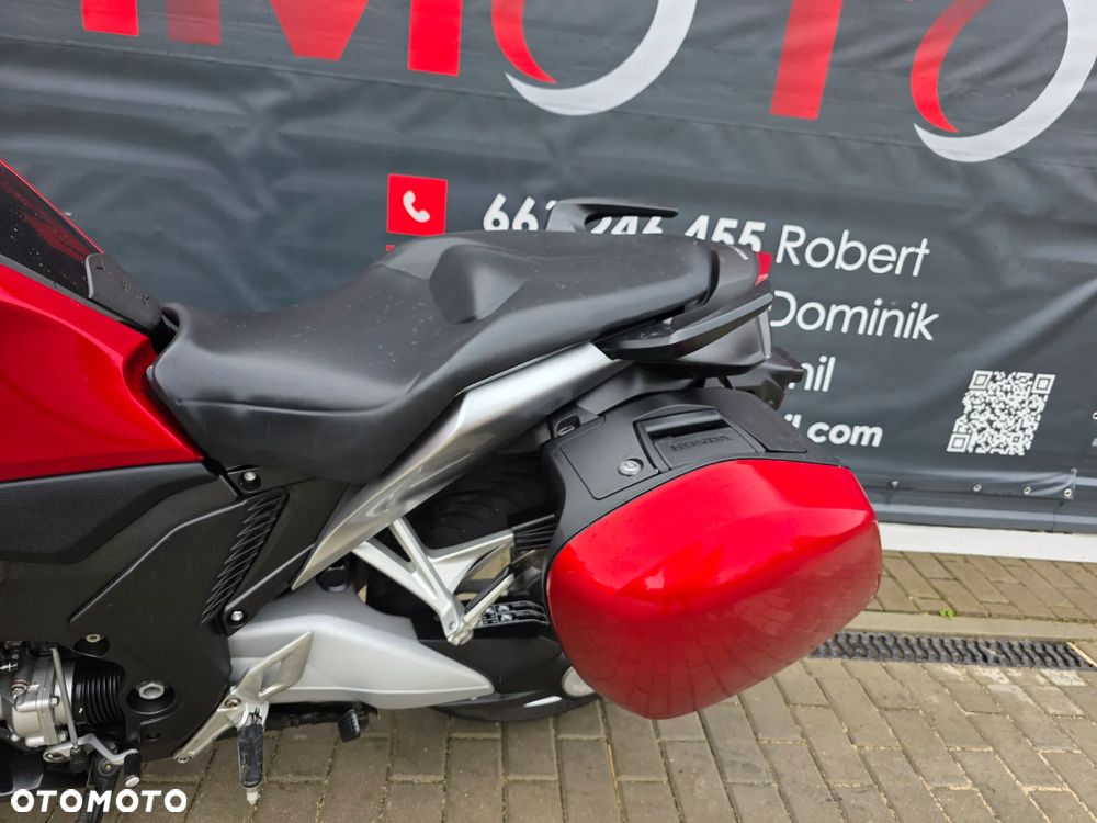 Honda VFR - 8