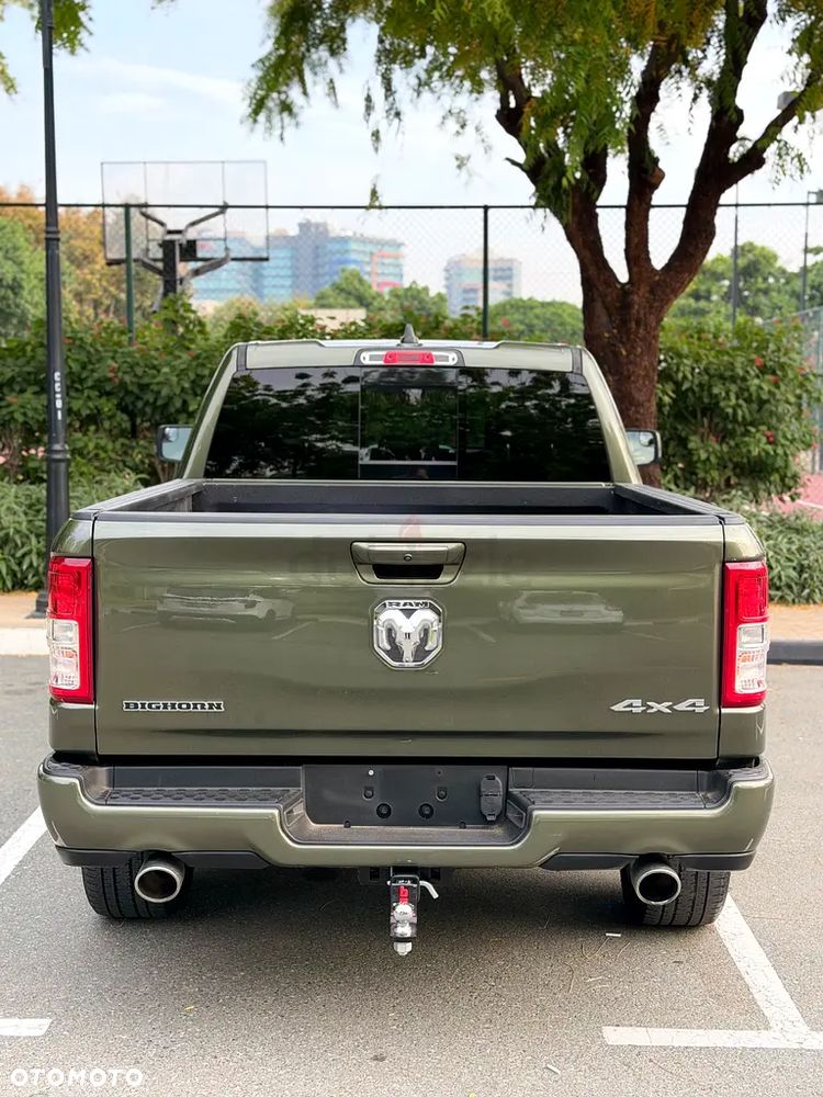 RAM 1500 5.7 Crew Cab Bighorn - 4