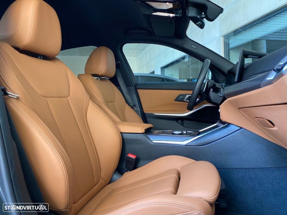 BMW 330 e Pack Desportivo M Auto - 17