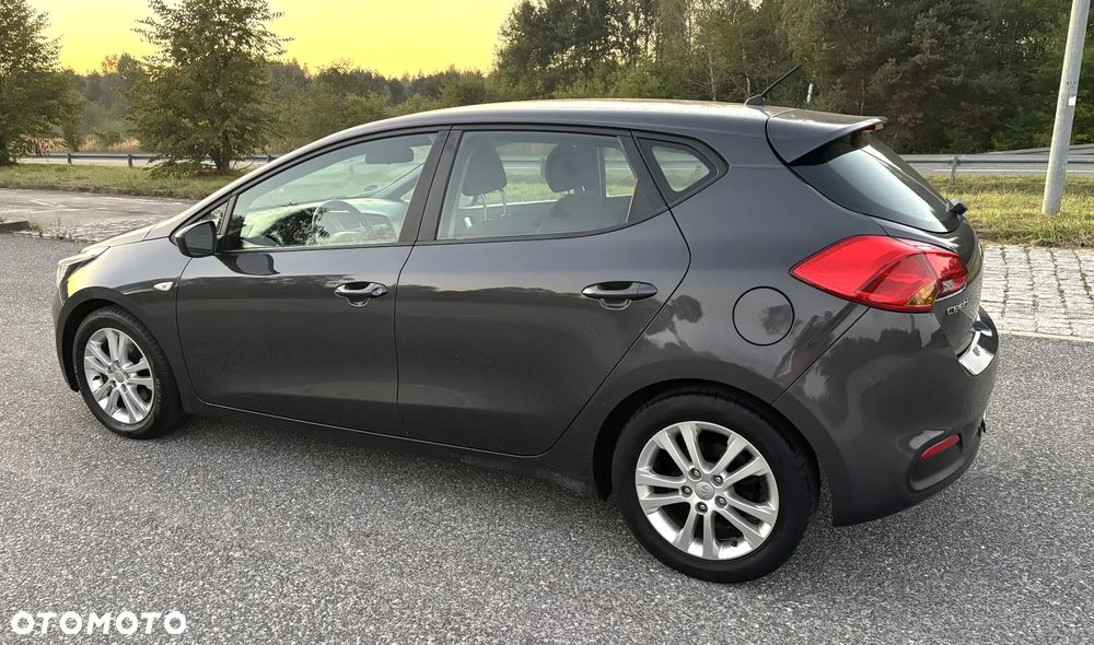 Kia Ceed 1.4 CVVT Dream Team Edition - 5