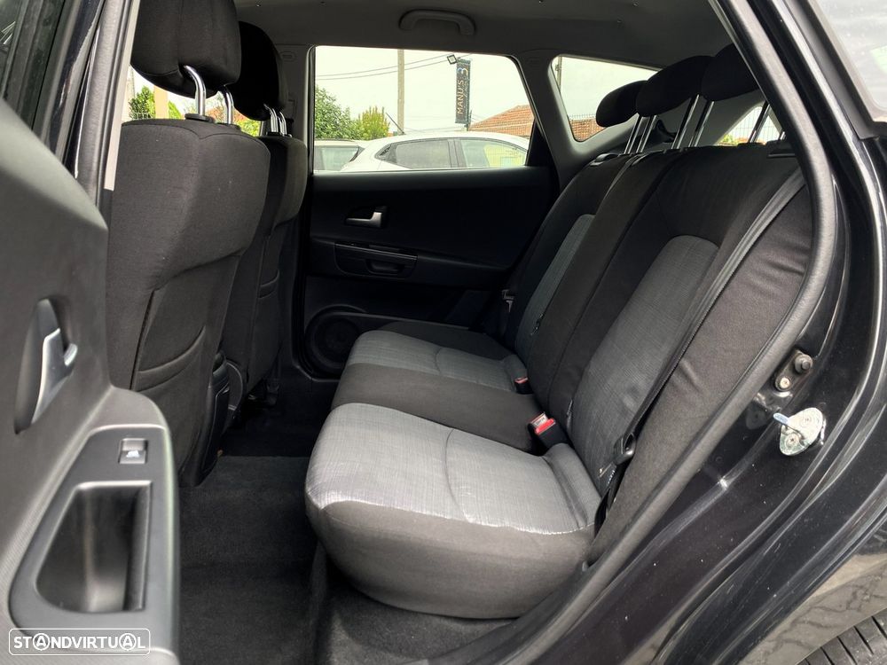 Kia Ceed SW 1.6 CRDi LX ISG - 26