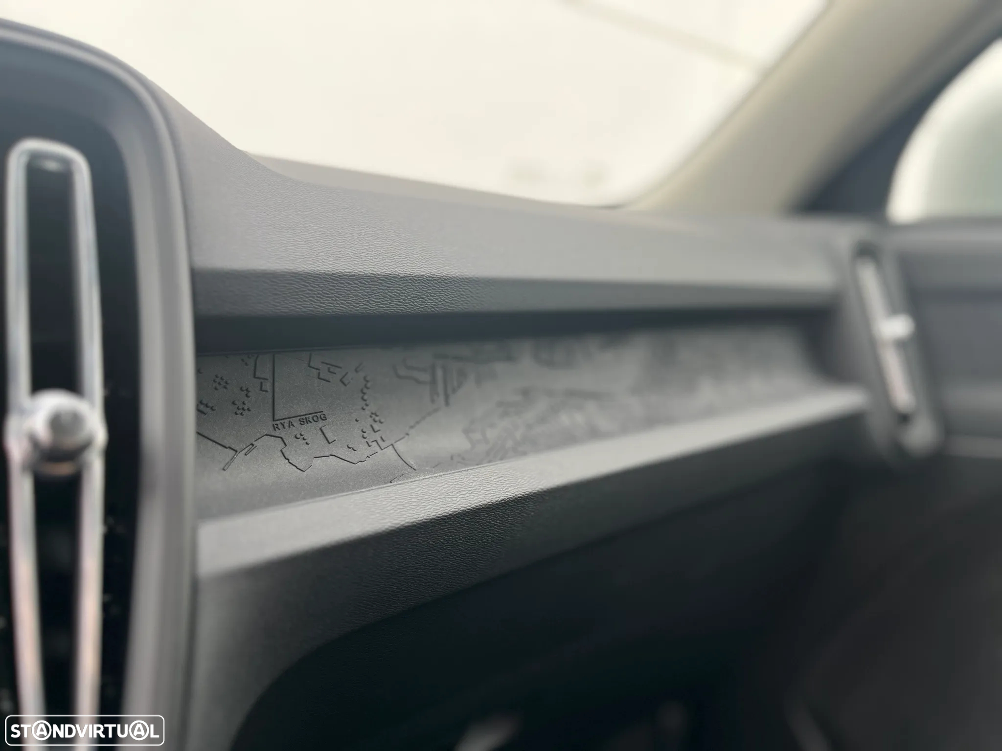 Volvo XC 40 2.0 B3 Essential - 16