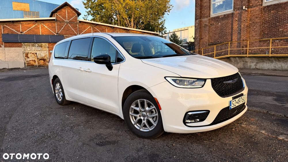 Chrysler Pacifica - 4