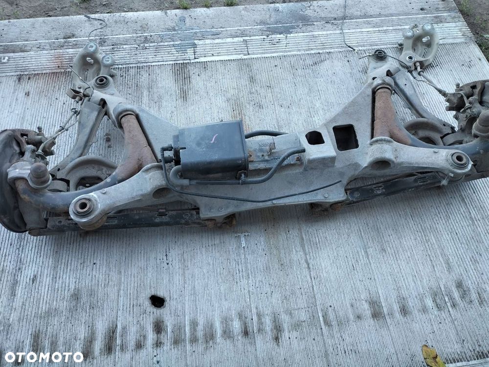 KOMPLETNE ZAWIESZENIE BELKA SANKI TYŁ VOLVO S60 I 09492948 - 5