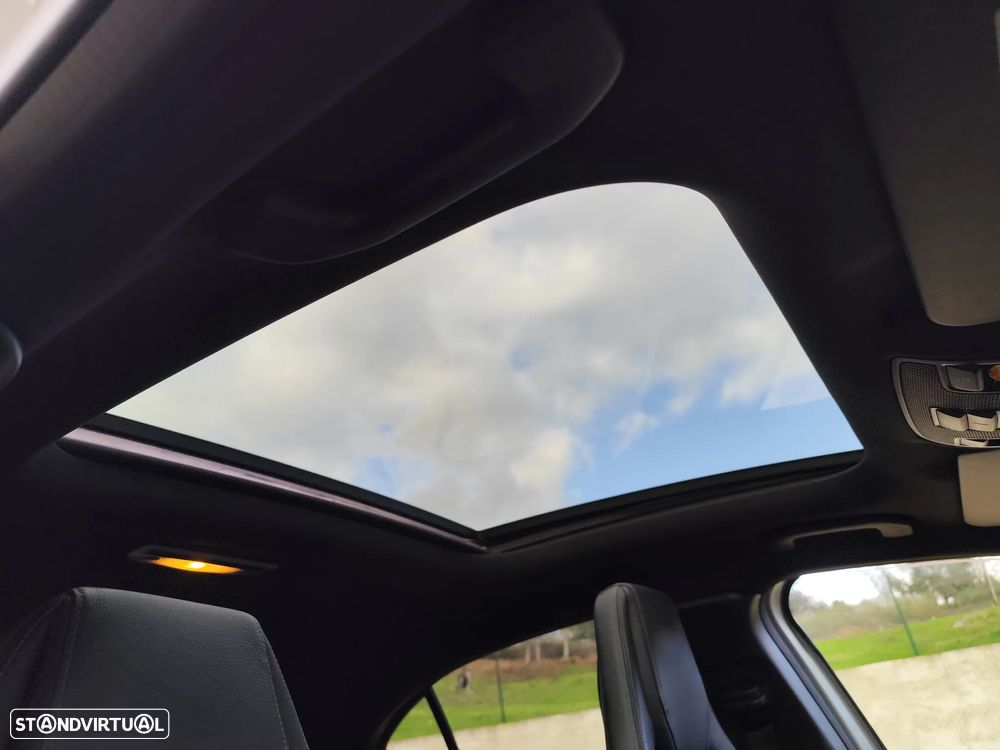 Mercedes-Benz A 45 AMG 4-Matic - 13