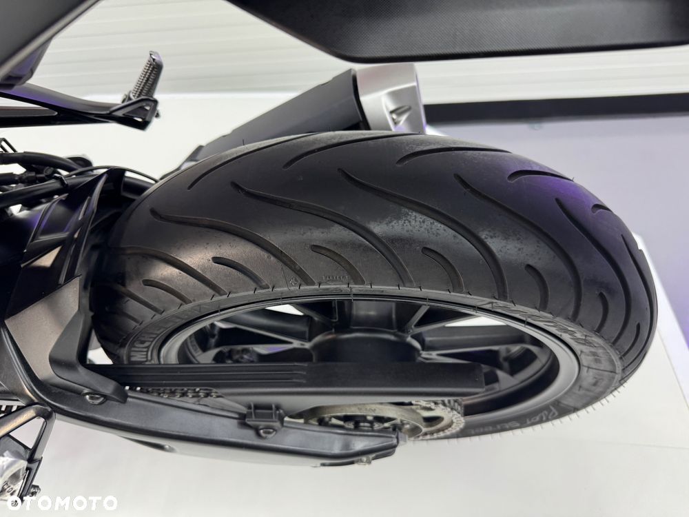 Yamaha MT - 27