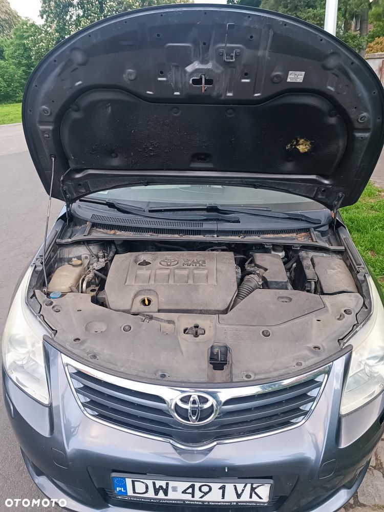 Toyota Avensis 1.8 Luna - 19