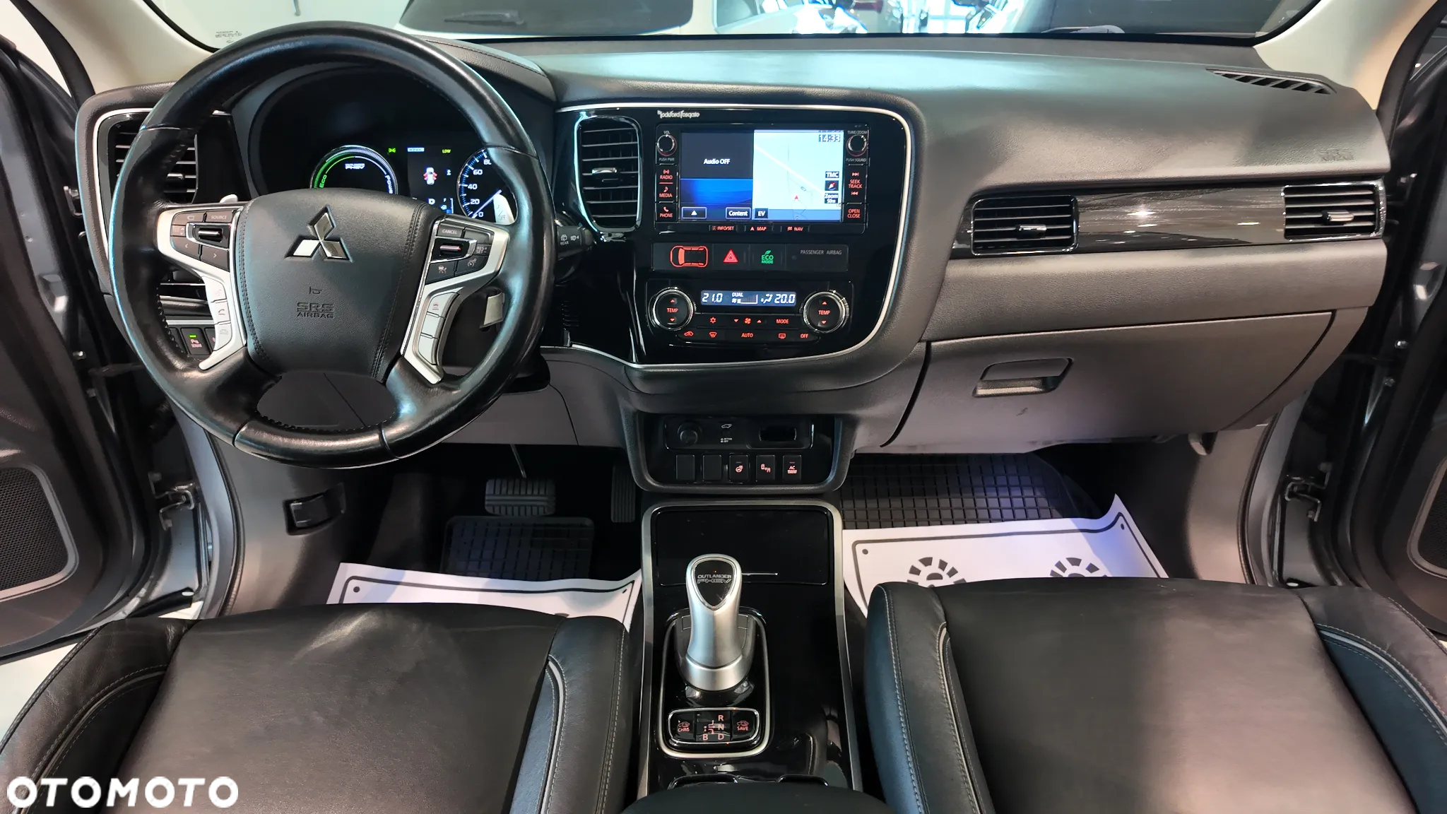 Mitsubishi Outlander 2.0 4WD Plug-In Hybrid - 32