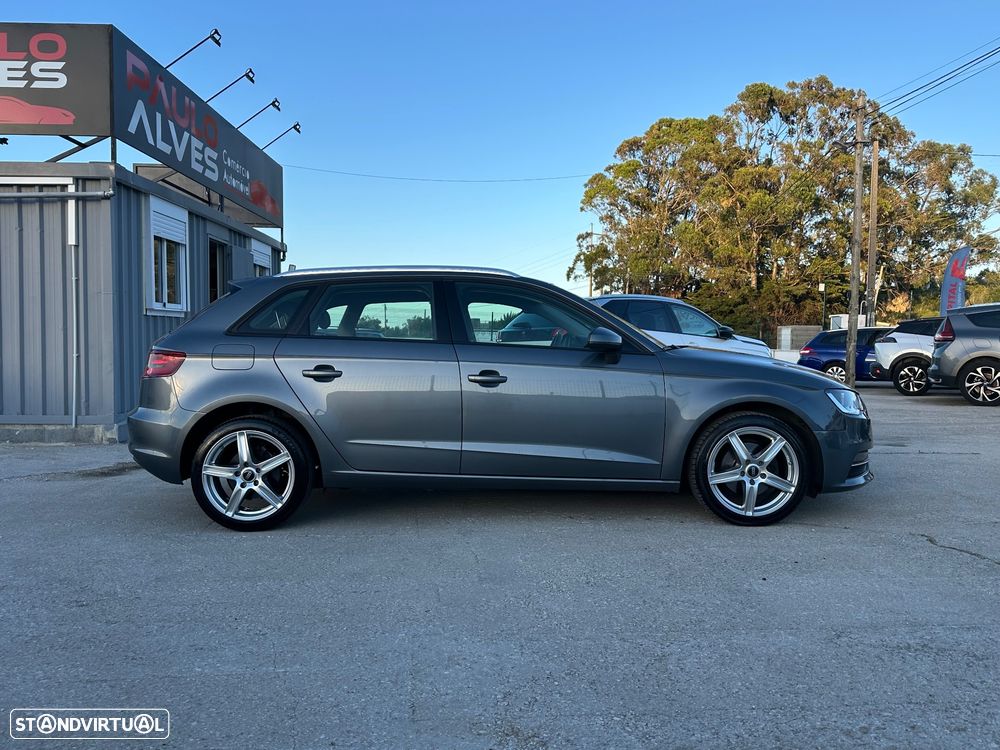 Audi A3 Sportback 1.6 TDI Attraction - 4