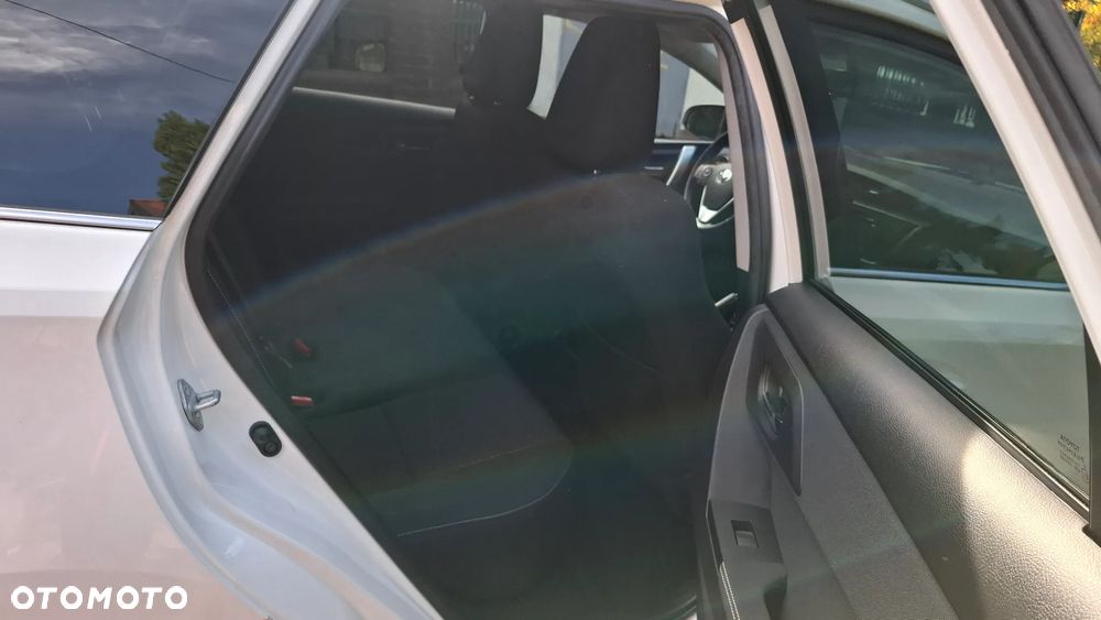 Toyota Auris 2.0 D-4D Edition - 23