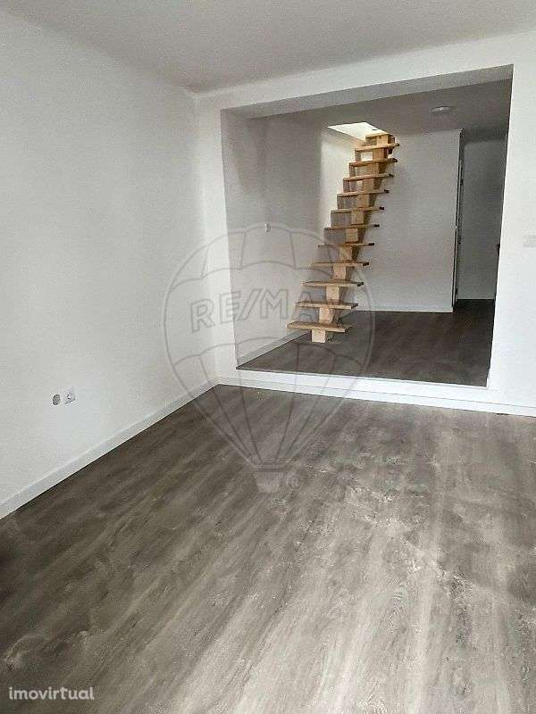 Moradia T1 para venda - Grande imagem: 2/7