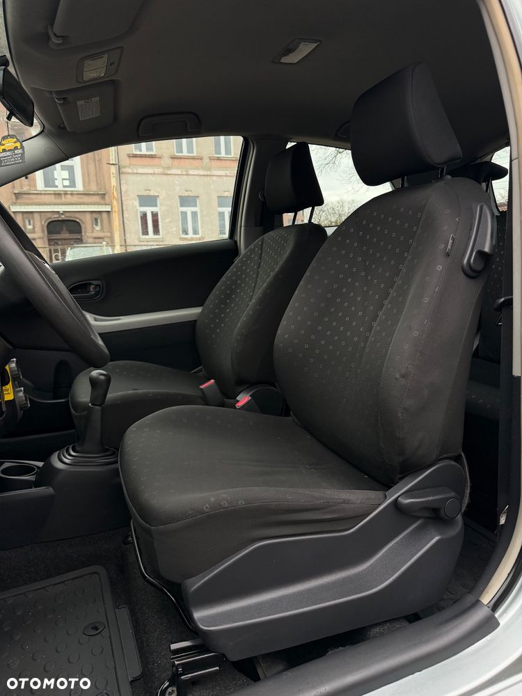 Toyota Yaris 1.0 VVT-i Cool - 3