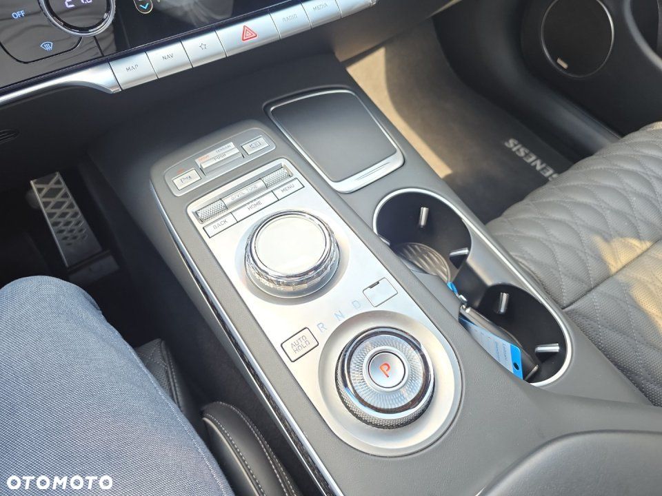 Genesis GV70 - 17