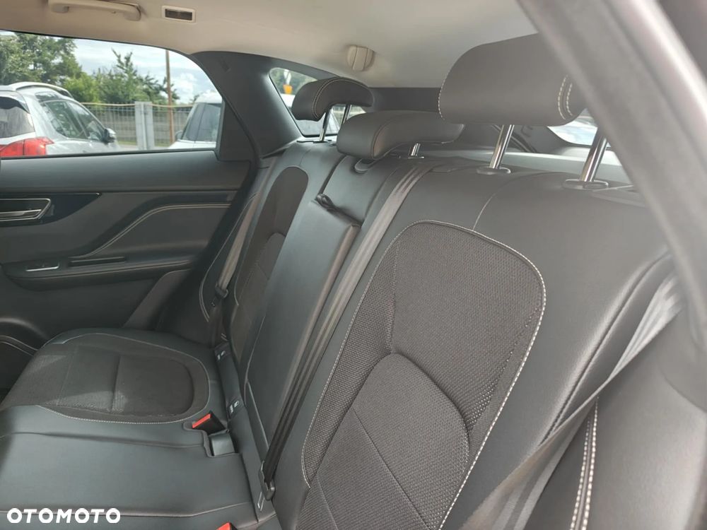 Jaguar F-Pace 2.0 i4D AWD R-Sport - 26
