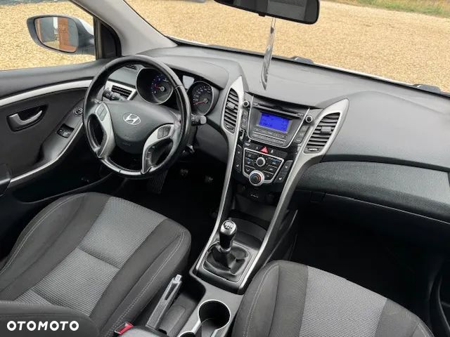 Hyundai i30 i30cw 1.6 CRDi Fifa World Cup Edition - 28