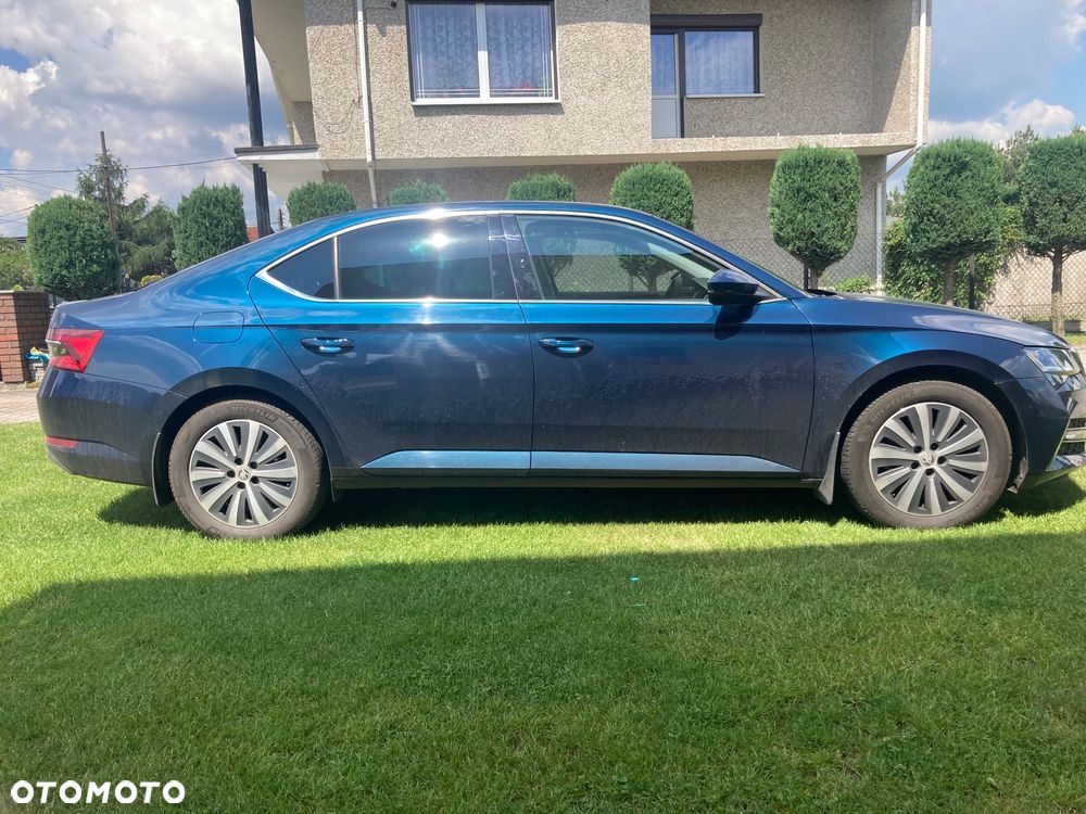 Skoda Superb 2.0 TDI SCR Style DSG - 4
