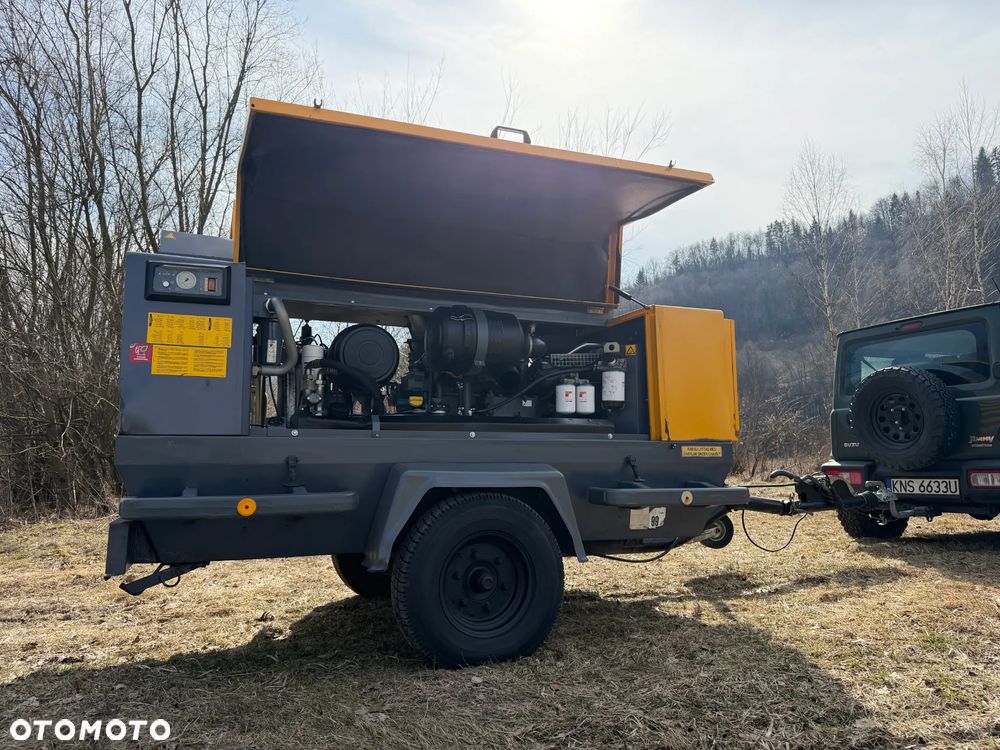 Atlas Copco XAHS 186 Kompresor Śrubowy Sprężarka potężna mocna 11m3. 12 bar regulowanych. Bogata wersja z chłodnicą cyklonową! z Norweskiej Upadłości! Niski Przebieg 1900mtg. 2014rok silnik DEUTZ.150 KM. serwisowany w DEKRA. OKAZJA - 25
