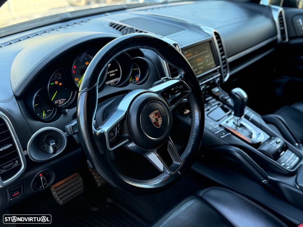 Porsche Cayenne S - 9