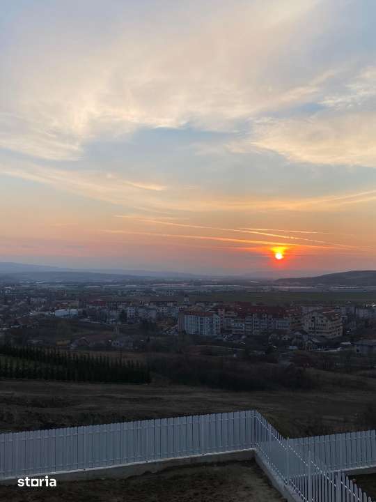 Apartament 2 camere semifinisat, etaj 1, balcon, priveliste — fotografia 1