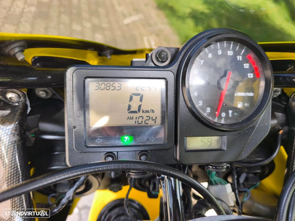 Honda CBR 900 RR - 11