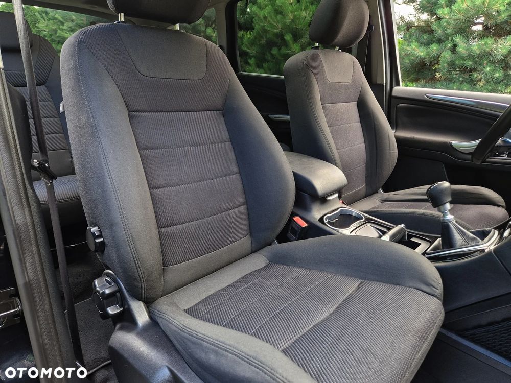 Ford S-Max - 34