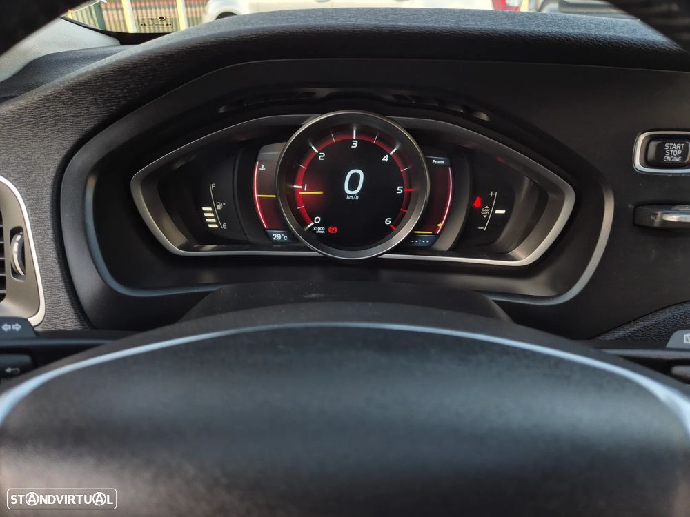 Volvo V40 1.6 D2 Eco Momentum - 19