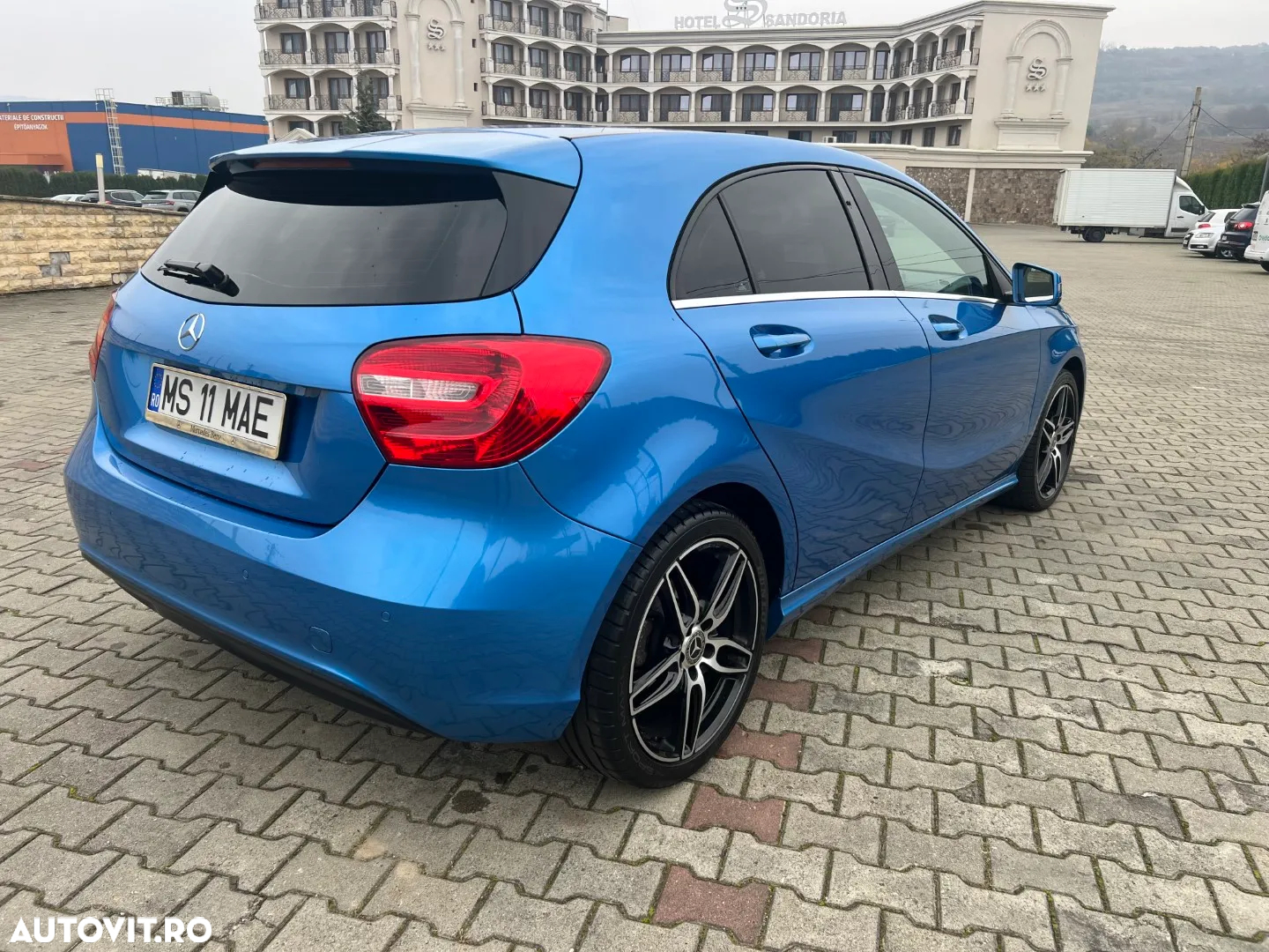Mercedes-Benz A 180 - 6