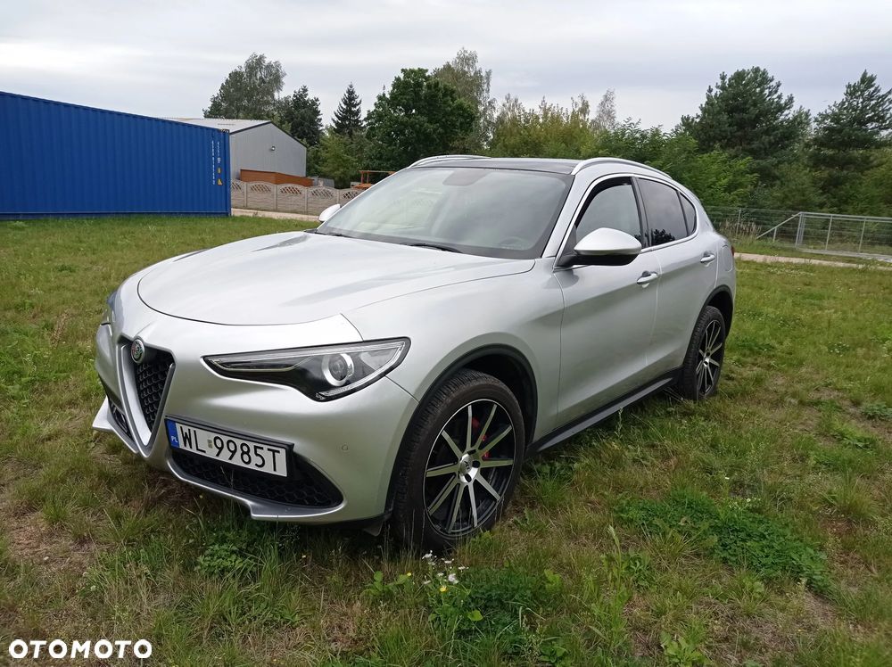 Alfa Romeo Stelvio - 1