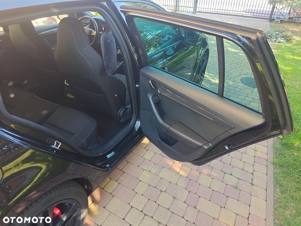 Skoda Octavia 2.0 TDI SCR 4x4 RS DSG - 10