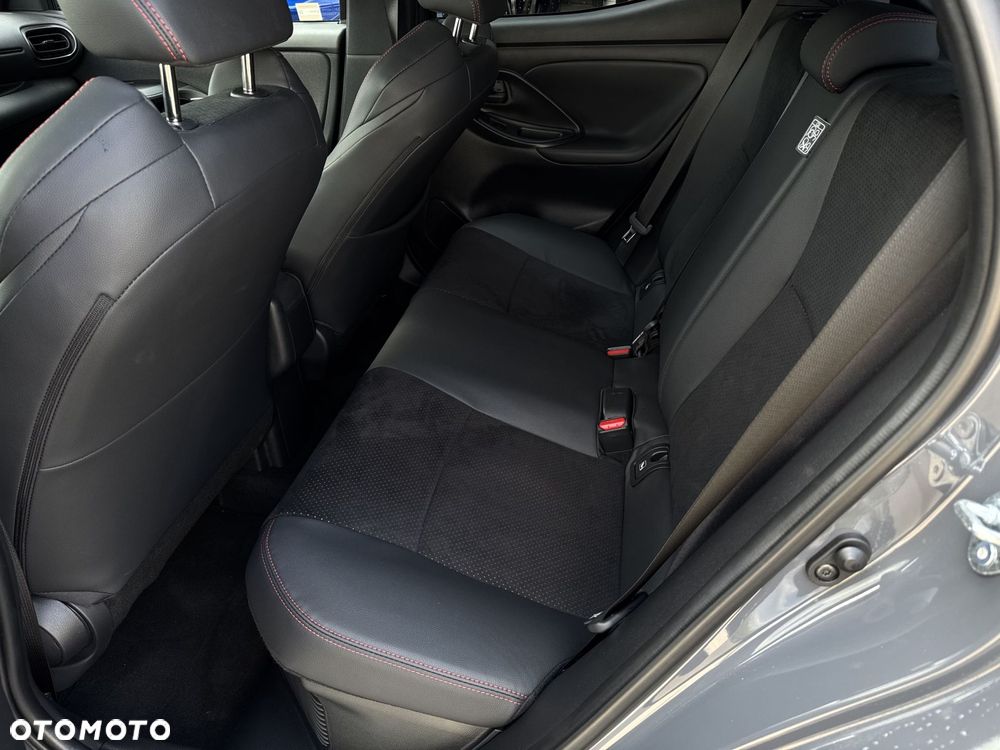 Toyota Yaris - 30
