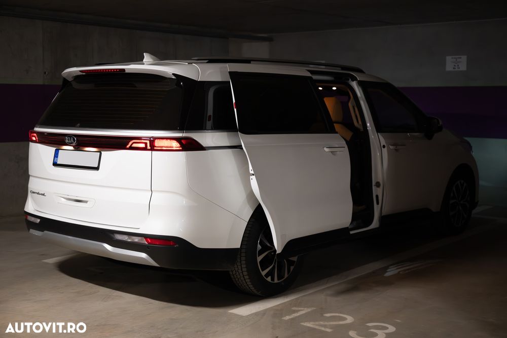 Kia Carnival - 7