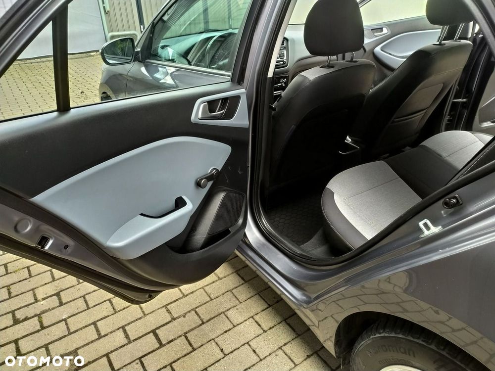 Hyundai i20 - 21