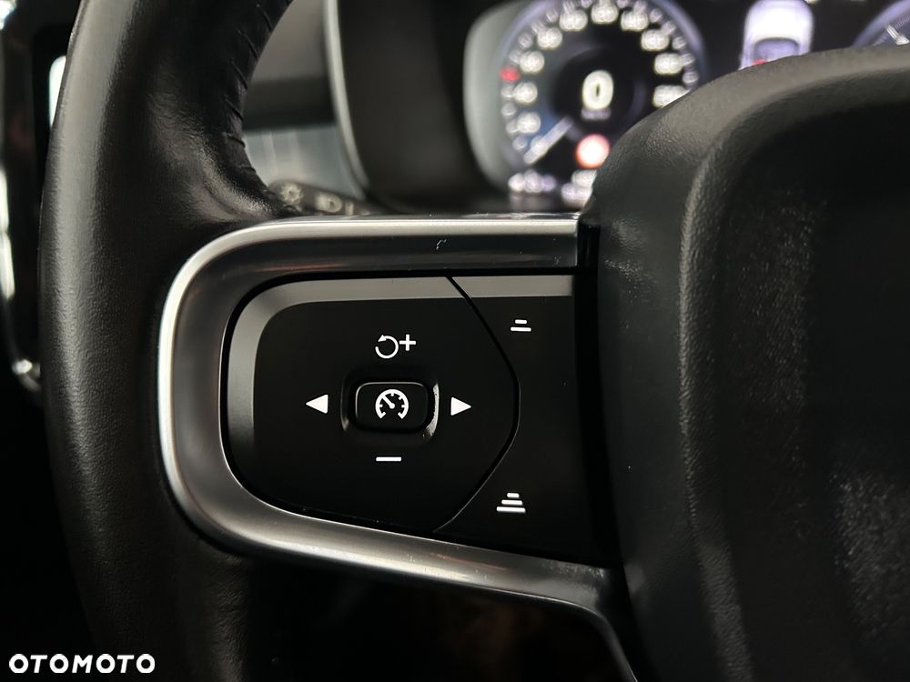 Volvo XC 40 D3 AWD RDesign - 35