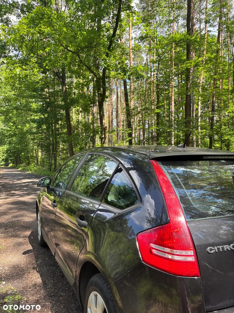 Citroën C4 1.4 16V X - 7