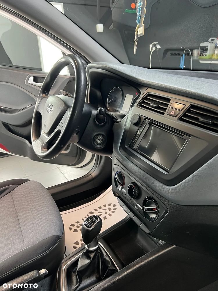 Hyundai i20 1.1 CRDi Comfort - 14