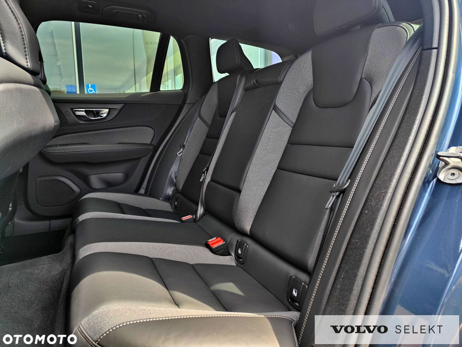 Volvo V60 Cross Country - 30
