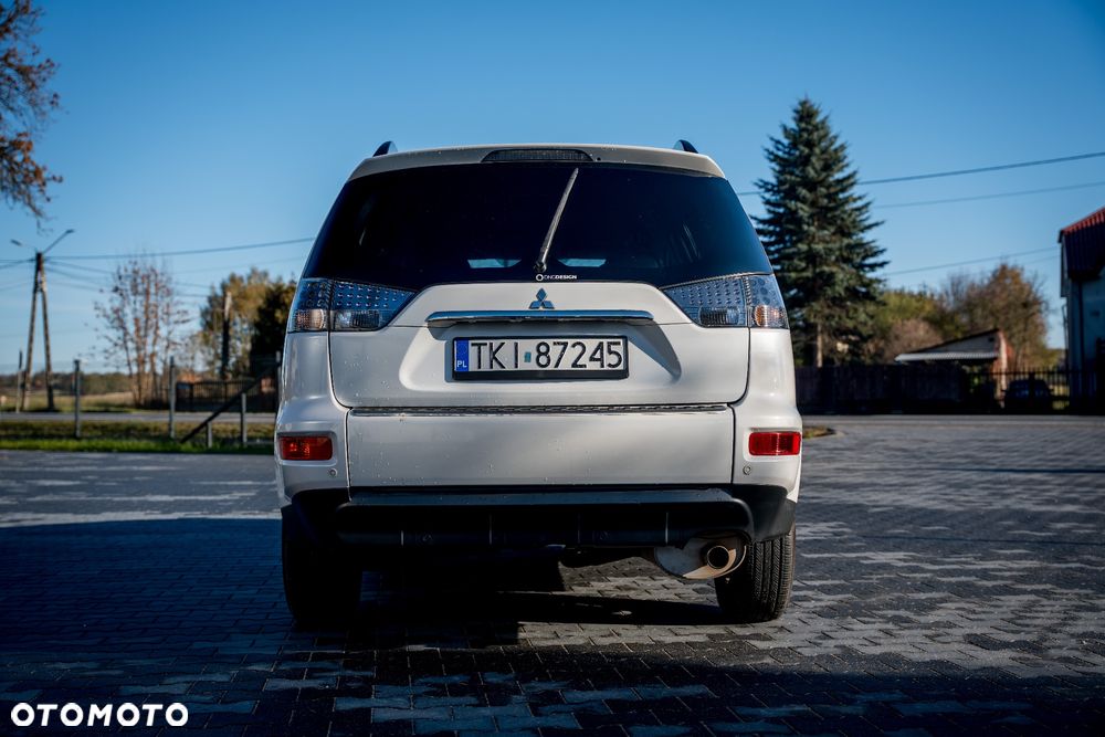 Mitsubishi Outlander - 10
