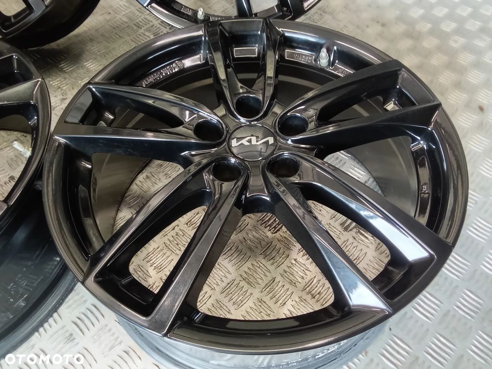 Felgi Kia Ceed XCeed ProCeed Soul Stinger Venga 7,5Jx18 et45 5x114,3 - 8