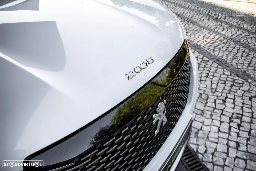 Peugeot 2008 1.2 PureTech Allure EAT8 - 9