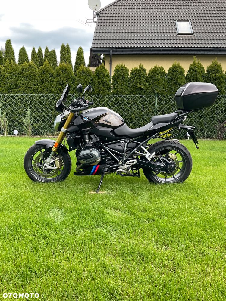 BMW R - 1