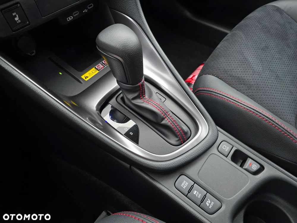 Toyota Yaris Hybrid 1.5 GR Sport - 20