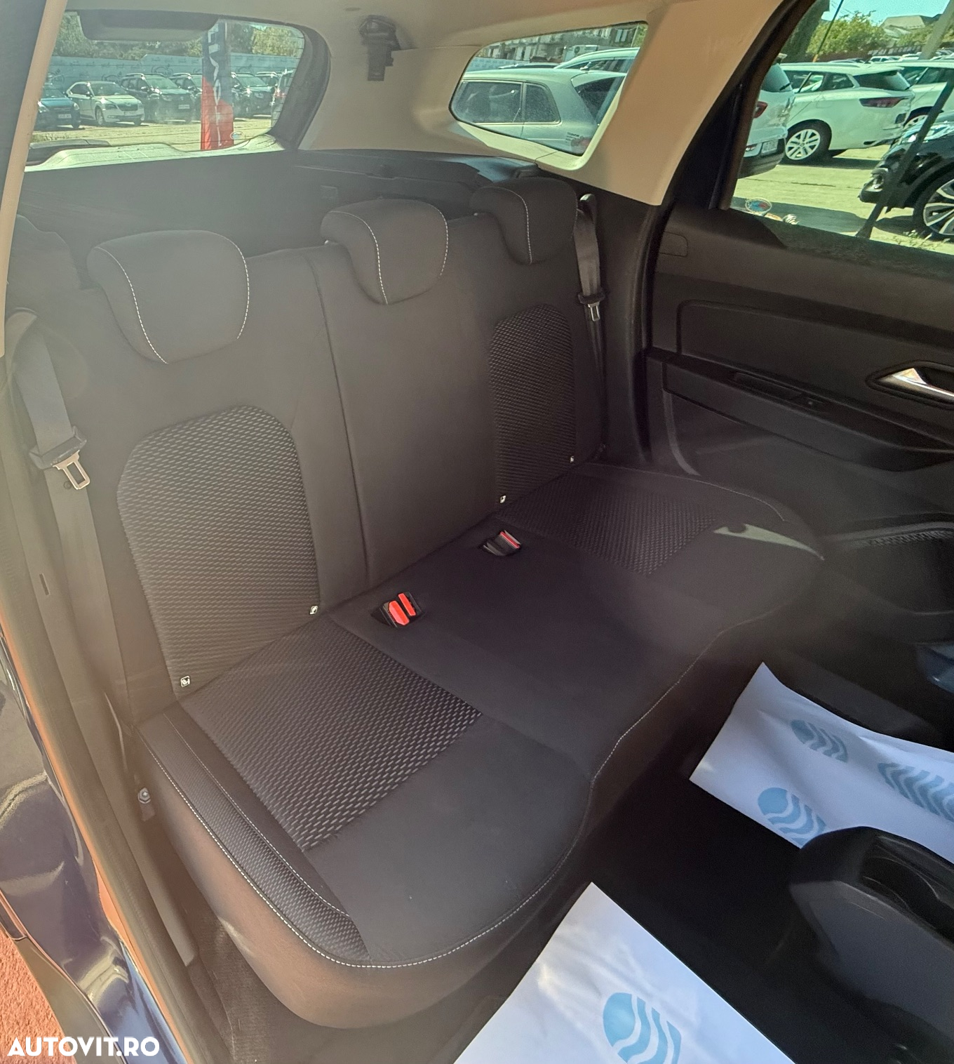 Dacia Duster TCe 125 4x4 Laureate - 25