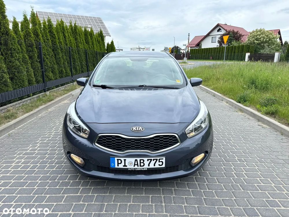 Kia Ceed 1.4 CVVT Dream-Team Edition - 3