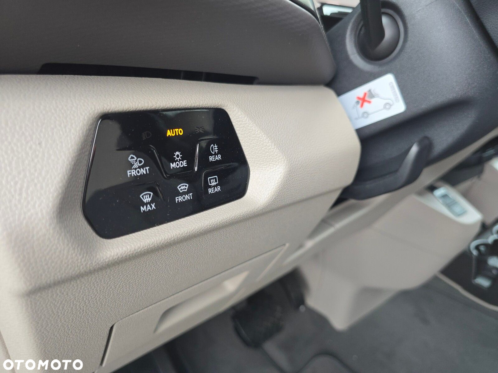 Volkswagen california Nowa California Beach silnik: 2,0 l TDI SCR 150 KM / skrzynia biegów: 7-biegowa DSG rozstaw osi: 3124 mm - 21