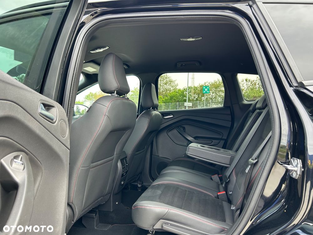 Ford Kuga 1.5 EcoBoost 2x4 ST-Line - 17