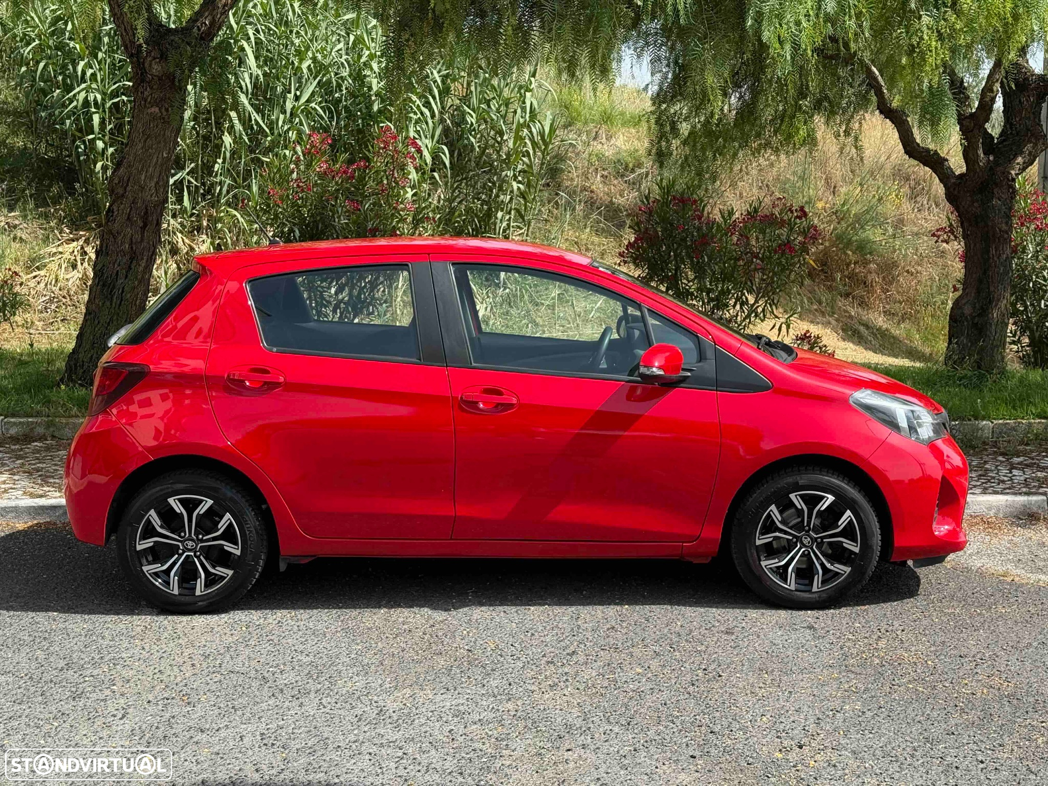 Toyota Yaris 1.0 VVT-i Exclusive - 9