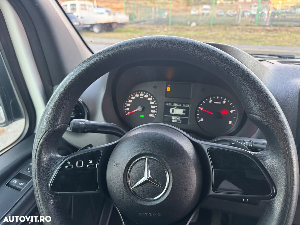 Mercedes-Benz Sprinter - 12