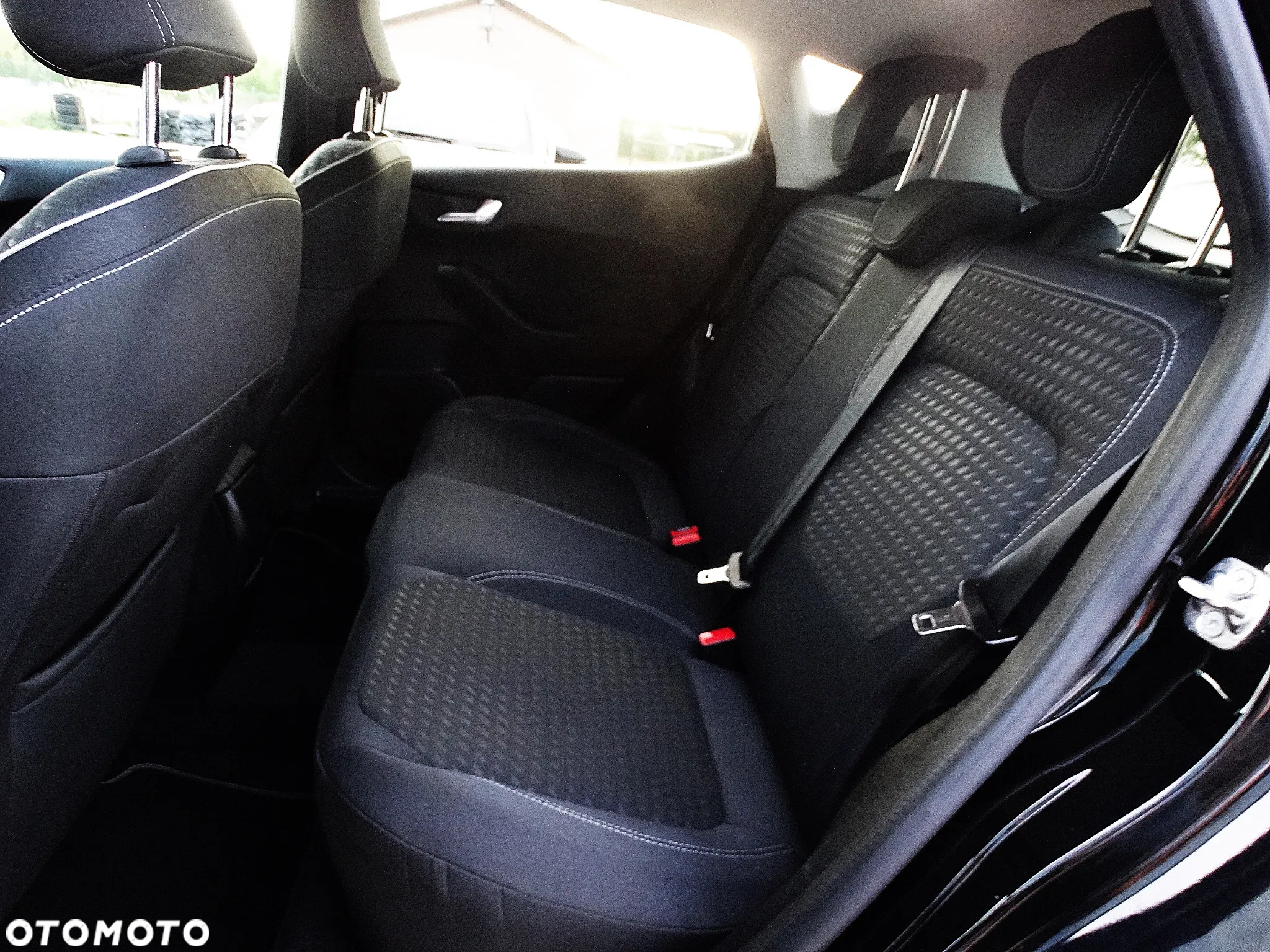 Ford Fiesta 1.0 EcoBoost Start-Stop Titanium - 29