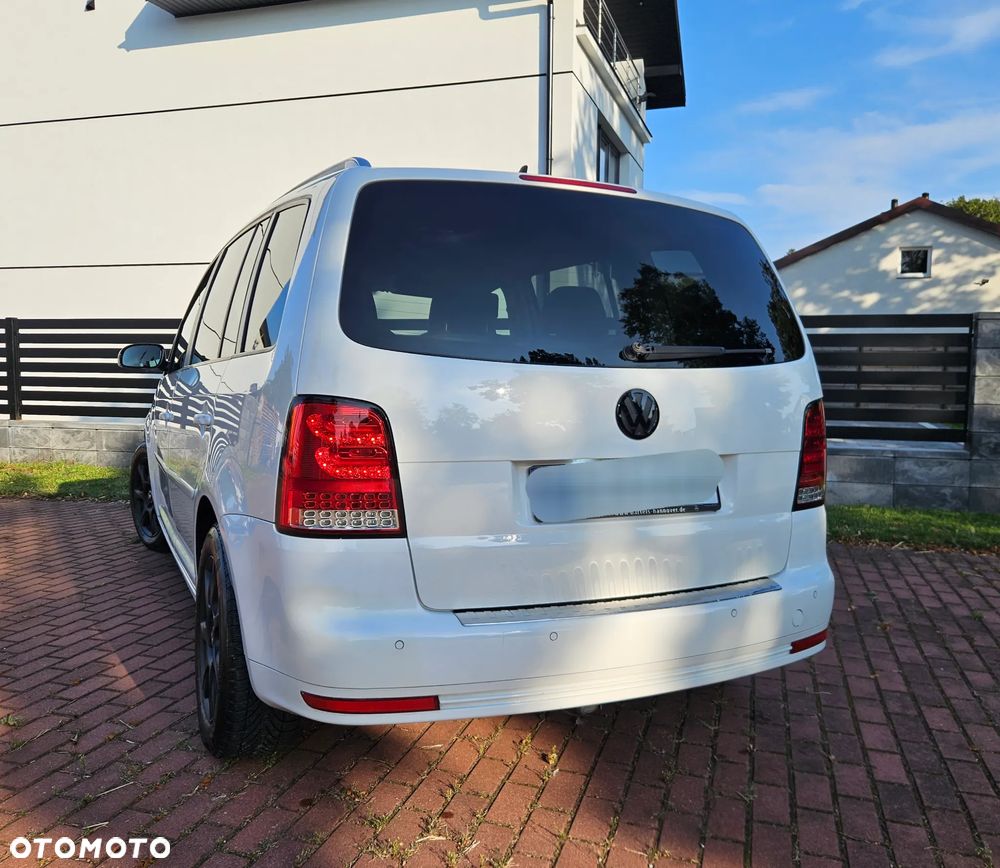 Volkswagen Touran 2.0 TDI DPF R-Line Edition - 17