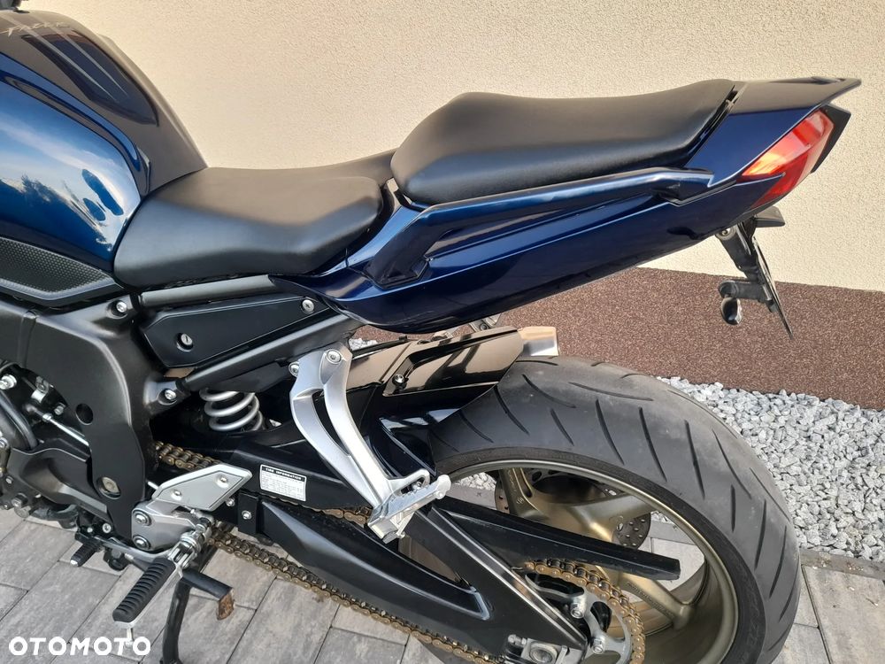 Yamaha FZ - 28